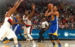Thi đấu không ấn tượng, Golden State Warriors vẫn thắng dễ Portland Trail Blazers