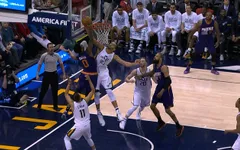 Hayward và Gobert cứu nguy cho Utah Jazz
