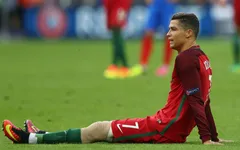 Cristiano Ronaldo chính thức ngồi ngoài trận tranh Siêu cúp châu Âu