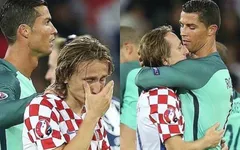 Modric khóc ngất vì bại trận, "soái ca" Ronaldo vỗ về an ủi