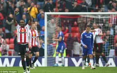 Sunderland nhiều cơ hội trụ hạng hơn Newcastle