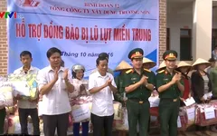 Binh đoàn 12 tặng quà cứu trợ cho đồng bào Hà Tĩnh, Quảng Bình