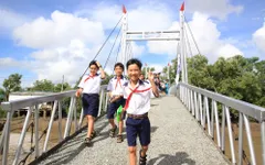 Bạc Liêu nhận bàn giao cầu thép dây văng qua kênh Điền Cô Ba