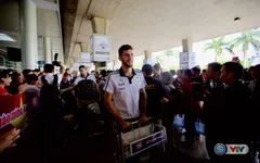 Ảnh: U20 Argentina được chào đón như "người nhà" tại sân bay Tân Sơn Nhất!