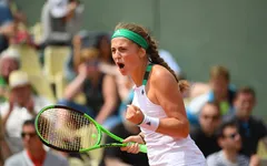 Vượt qua Bacsinszky, Ostapenko lần đầu dự chung kết Pháp mở rộng