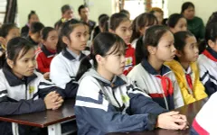 Học bổng Niềm Tin Việt nối dài con đường đến trường cho học sinh nghèo Bắc Giang