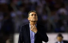 LĐBĐ Argentina sa thải HLV Edgardo Bauza