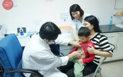 Trái tim cho em: 1500 em nhỏ tham gia khám sàng lọc tim bẩm sinh tại Huế