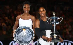 Vượt qua chị gái, Serena Williams vô địch Australia mở rộng 2017