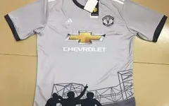 Lộ áo đấu mùa giải mới của Man Utd in hình 3 Quỷ đỏ vĩ đại