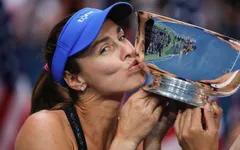 Huyền thoại Martina Hingis tuyên bố giã từ banh nỉ lần thứ 3 trong sự nghiệp