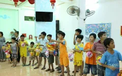 Chàng sinh viên Tây Nguyên mang trung thu đến với trẻ em nghèo