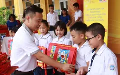 Chuyến xe “Cùng em đi học” tiếp tục lăn bánh