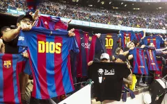 Culé tái hiện pha ăn mừng của Messi ở Siêu kinh điển