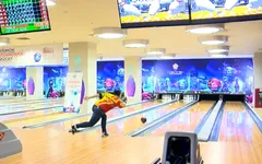 Sự vất vả của các VĐV Bowling