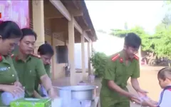 Việc tử tế: Bữa sáng cho học trò nghèo