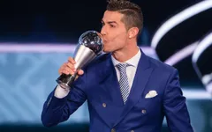 Ronaldo thắng giải Cầu thủ xuất sắc nhất 2016 do FIFA trao tặng