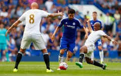 Bầy thiên nga gặp điềm gở ở Stamford Bridge, Chelsea mừng thầm