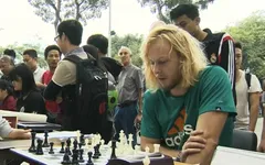 Nét đẹp của CLB cờ trên phố đi bộ Hồ Gươm