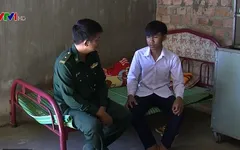 Bộ đội Biên phòng với chương trình "Nâng bước em tới trường"