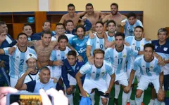 Copa Libertadores: Đội bóng phải mượn trang phục để ra sân thi đấu