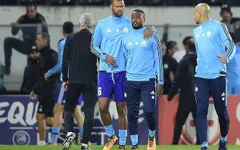 Nhận án treo giò 7 tháng, Patrice Evra bị Marseille thanh lý hợp đồng