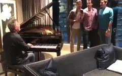 Tài ca hát của Federer và Dimitrov