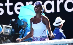 Australia mở rộng 2017: Đánh bại Vandeweghe, Venus Williams vào chung kết đơn nữ