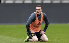 "Hàng thải" Barcelona có cơ hội trở lại Premier League thi đấu