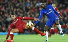 Chơi tệ, Bakayoko bị huyền thoại Chelsea "dằn mặt"