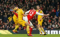 Giroud thừa nhận "ăn rùa" trong siêu phẩm "bọ cạp"