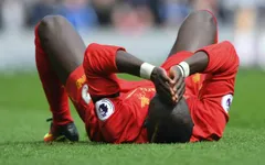 Sao Liverpool khóc 2 lần trong ngày vì bị CĐV chế nhạo
