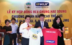CLB HAGL chính thức ký hợp đồng với HLV Chung Hae-soung