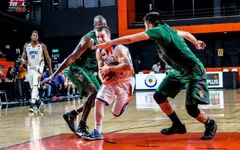 Hanoi Buffaloes bỏ lỡ cơ hội kết thúc sớm loạt trận bán kết TBSL 2017