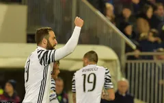 Vòng 24 Serie A: Higuain lập cú đúp Juventus ung dung ngôi đầu