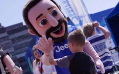 Chùm ảnh: Người hâm mộ háo hức tham dự buổi lễ trưng bày của Juventus tại Cardiff