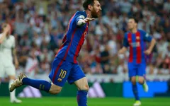 Messi nhận "lời có cánh" từ bạn thân tại Barca