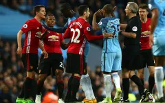 Man Utd sẽ tạo ra derby Manchester, đụng cả Real và Barca hè này