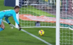 La Liga tính áp dụng công nghệ VAR sau bàn thắng hụt của Messi