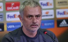 Jose Mourinho phàn nàn về chất lượng sân của Rostov