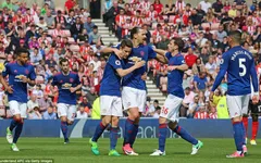 Vòng 32 giải Ngoại Hạng Anh: Sunderland 0-3 Manchester United: Ba bàn thắng và một thẻ đỏ