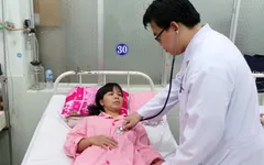 Người mẹ nghèo mong thoát chết về với con thơ