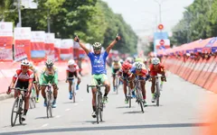 Giải xe đạp cúp truyền hình TP.HCM 2017: Lê Nguyệt Minh giữ áo xanh sau chặng 10