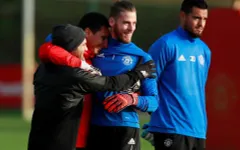 Juan Mata tiết lộ "giới tính thật", De Gea lên tiếng "mắng yêu"