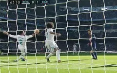 "Tội đồ" Carvajal chơi... bóng chuyền, Real thua tan nát ngay tại Bernabeu