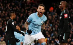 Trung vệ thép Otamendi cam kết lâu dài với Man City
