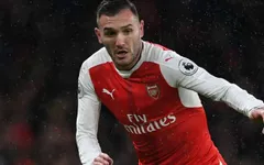 Bị tước áo đấu phũ phàng, sao Arsenal nằng nặc đòi ra đi