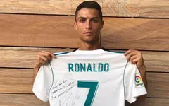 Nghẹn lời trước nghĩa cử Ronaldo dành cho fan nhí vừa tử nạn