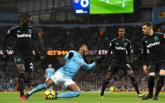 Mourinho: "Chỉ cần một cơn gió, cầu thủ Man City đã ăn vạ"