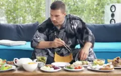 Những cách ra mắt tân binh thú vị của các CLB